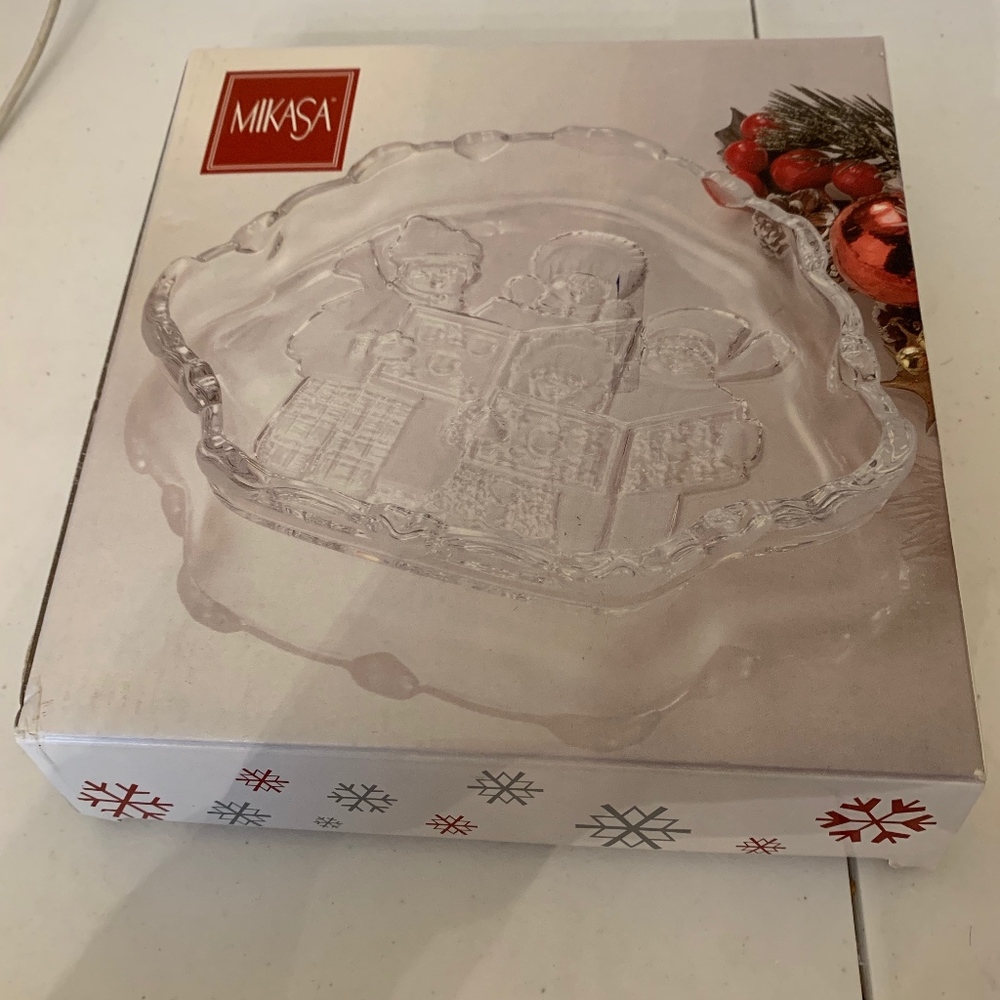 Mikasa Carolers Sweet Candy Dish  NEW  8.25"  New in Box